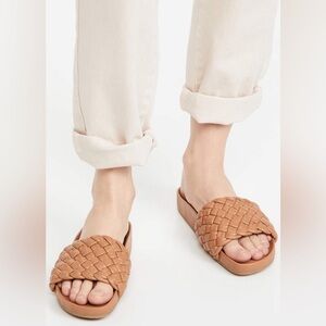 Slide Sandals EUC size 6